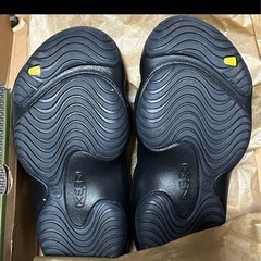 KEEN ヨギ　アーツ　黒　25センチの画像