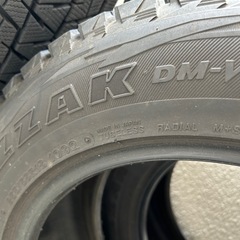 255/55R18 スタッドレスタイヤブリヂストンの画像