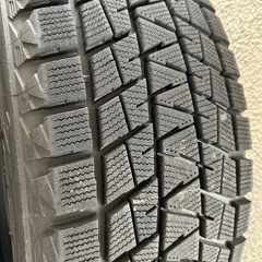 255/55R18 スタッドレスタイヤブリヂストンの画像