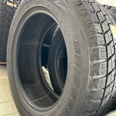 255/55R18 スタッドレスタイヤブリヂストンの画像