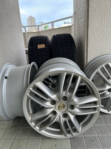 255/55R18 スタッドレスタイヤブリヂストン