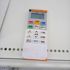リユースのサカイ太田店　値下げしました。★ジモティ割あり★ HITACHI ルームエアコン RAS-AC25M(W) 2.5kw 22年製 室内機分解洗浄済み OJ10088の画像