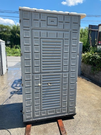 仮設シャワー　中古清掃済み　給湯器付き