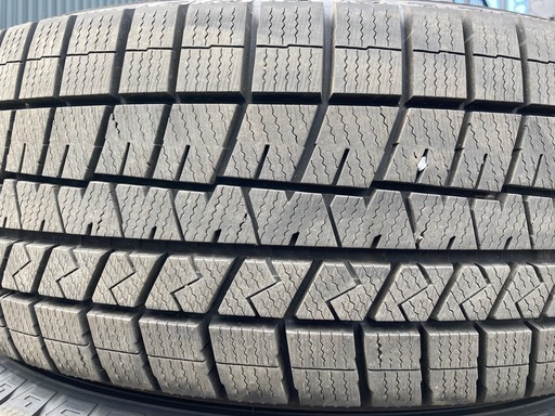 DUNLOP 225/65R17 24年製　冬タイヤ