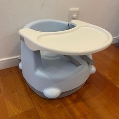 リッチェル　2wayテーブル付きごきげんベビーチェア　バンボ　水色　ローチェア
の画像