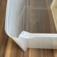 透明プラスチック製収納ボックスの画像
