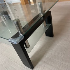 ガラステーブルの画像