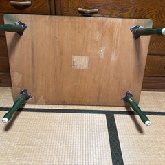 折りたたみテーブルの画像