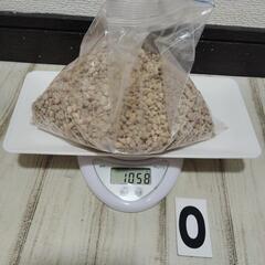 🐠用🌋火山石＆砂利セット⏩️1キロずつ、➕️合計、2キロセット売り🔴の画像