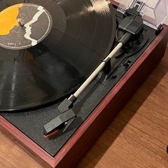 コイズミ レコードプレーヤー スピーカー内蔵 3200円・値下げ済の画像