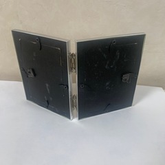 折り畳みフォトフレーム。約66×88mmの写真用の画像