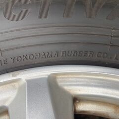 195/65R15 高年式 9.5分山 東北6県無料配送対応‼️爆安‼️最終値下げ‼️③超超超バリ溝❗国産　ヨコハマ製 ❗ アルミ付き 国産 タイヤ !!　冬　タイヤの画像