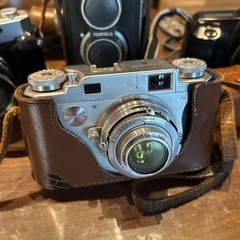 古いカメラ　フイルムカメラの画像