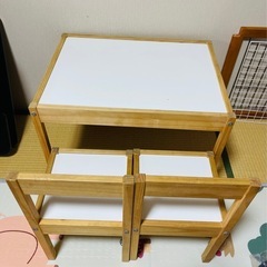 IKEA キッズテーブルセット
の画像