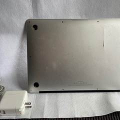 週末限定値下げ!! MacBook Air 13インチ 格安で！ BootCAMPでWIndows10ProもOK バッテリー正常の画像
