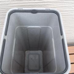 差し上げます　30L ゴミバケツ　の画像