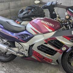 平成12年式RF900R 逆車 の画像