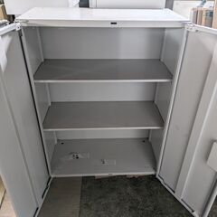 K オフィスキャビネット 両開きタイプ オカムラ（okamura） 4A39ZZ Z13 カギあり【中古】の画像
