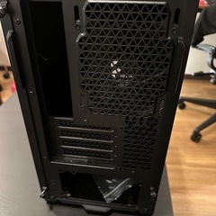 Fractal design pop mini silent パソコンケースの画像