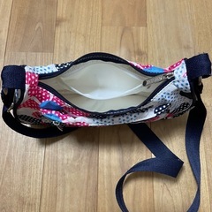 LeSportsac ショルダーバック（小）の画像