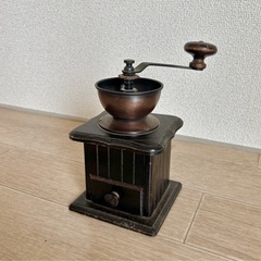 カフェ風インテリアにも！HARIOクラッシックスタイル手挽きコーヒーミル MEDE IN JAPANの画像