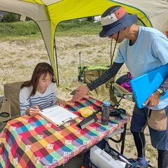 パラグライダー フライト体験 接客 ★無料体験特典、特別報酬あり★ 履歴書不要、副業大歓迎、土日祝のみ半日シフト。交通費あり。服装、髪色、ネイル自由。フレンドリーなキャラ希望 ♬ のんびり、楽しく働けます♪の画像