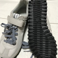 新品 A de Vireの本革スニーカーの画像