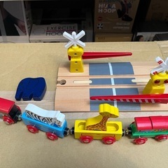 【中古品】BRIO  　木製レール、電車セット の画像