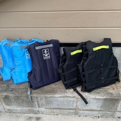 ライフジャケットまとめ売りの画像