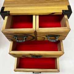 焼杉、整理箱の画像