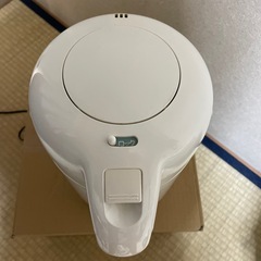 電気ポットの画像