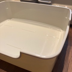 【無料】ネコ🐈‍⬛トイレ3️⃣ニャンとも清潔トイレ差し上げます
の画像