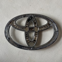 TOYOTA トヨタ トヨタマーク 純正ゴールドエンブレム 純正エンブレム 2枚セット Mサイズ 14㎝×9.6㎝ 未使用自宅保管品含むの画像
