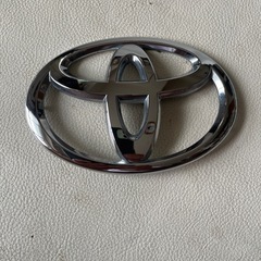 TOYOTA トヨタ トヨタマーク 純正ゴールドエンブレム 純正エンブレム 2枚セット Mサイズ 14㎝×9.6㎝ 未使用自宅保管品含むの画像