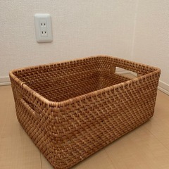 無印良品　重なるラタン角型バスケット　サイズ問わず一個¥1000、フタ¥500 ７点おまとめ買い¥6000　の画像