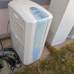 除湿機　見た目はよくないですが使用期間短いの画像