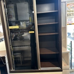 値下げしました‼️配達可【食器棚】クリーニング済み【管理番号11507】金の画像