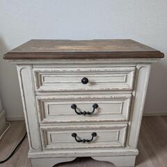 アシュレイホームストア　ナイトスタンド