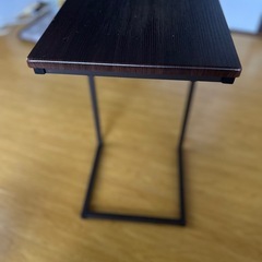 サイドテーブルの画像