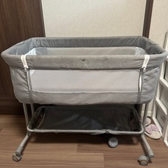 ベビーベッドの画像