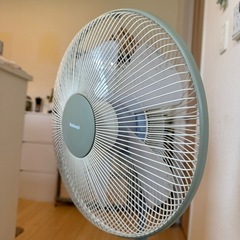 スタンドファン グレー 風量調整機能付きの画像
