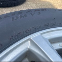 スタッドレスタイヤ 225/65R17 ヴァンガード等の画像