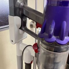 Dyson掃除機（H2V-JP-NMA1805A）中古｜台座付き・付属品なし・直接受け渡しのみの画像