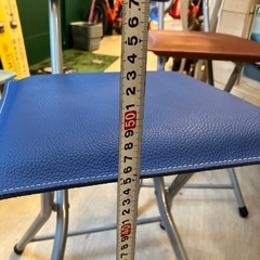 折りたたみパイプ椅子 ブルー＆オレンジ 一脚1200円 パイプチェア　の画像