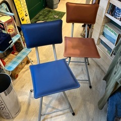 折りたたみパイプ椅子 ブルー＆オレンジ 一脚1200円 パイプチェア　