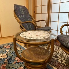 籐椅子・テーブルの画像