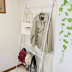 ハンガーラックの画像