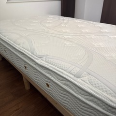シモンズ製マットレス　SIMMONS　Beautyrest＋タンスのゲン製ベッドフレーム（セミダブル）セットの画像