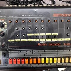 【ジャングル・ジャングル岩出店】【A777】リズムコンポーザー ROLAND TR-808 1983年 ★通電のみ確認済★ 中古 楽器 和歌山 岩出市 紀の川市 海南市の画像