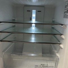 【東京送料無料】ハイセンス Hisense 冷蔵庫134L 2019年製 前面ガラストップの画像